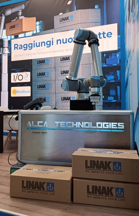 Alca 码垛机在 LINAK® 展台展出。