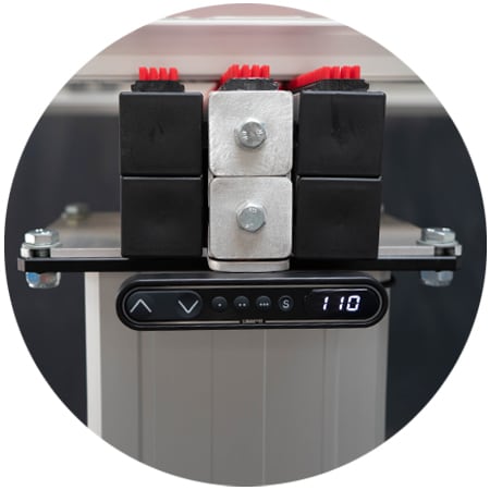 用于 MZR e-tréteaux 电动工作支架的 LINAK® DPF控制器特写。