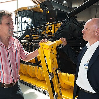 纽荷兰联合收割机的案例