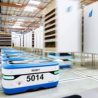 Bobi，Scallog 的移动机器人配有 LINAK 推杆 