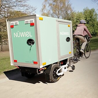 NÜWIEL 电动拖车装有 LINAK 电动推杆