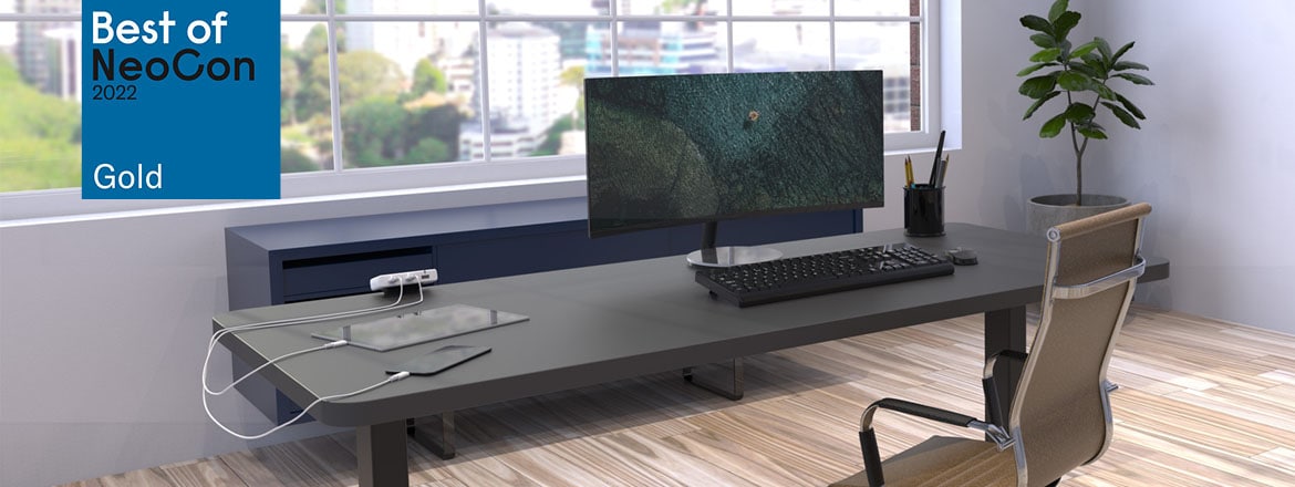 配有 LINAK Desk 2Device USB 桌上电源的升降桌 - 荣获 NeoCon 2022 最佳产品金奖。 