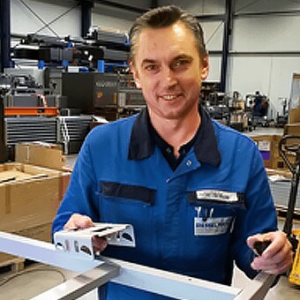 使用新的 Kick & Click 系统，客户可以节省装配时间