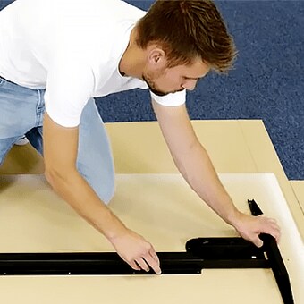 办公桌装配速度快、简易、直观 