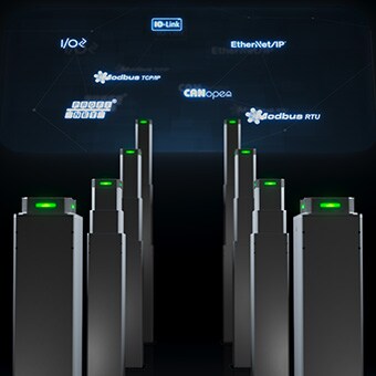 一排排 LC3 IC 升降柱并行排列，并配有 LED 状态指示灯，背景为所有支持的接口。