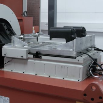 工业电动推杆的抗冲击测试