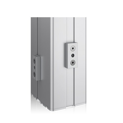 LINAK® LC1 DESKLINE（办公系列）三段式升降柱带有两面凹槽的可选支架，特写 