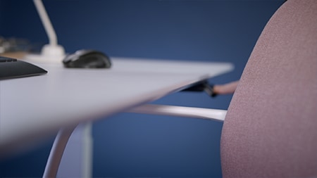 采用 LINAK 升降桌传感器( Desk Sensor 1) 防碰撞方案,办公桌和椅子可以避免碰撞