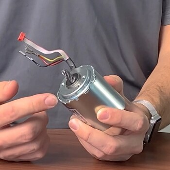 无刷直流电机 (BLDC) 的特写。