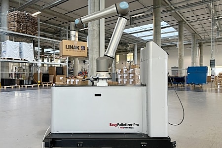 EasyRobotics 的 EasyPalletiser Pro 配有用于码垛机器人的 LINAK® ELEVATE™ 升降柱。