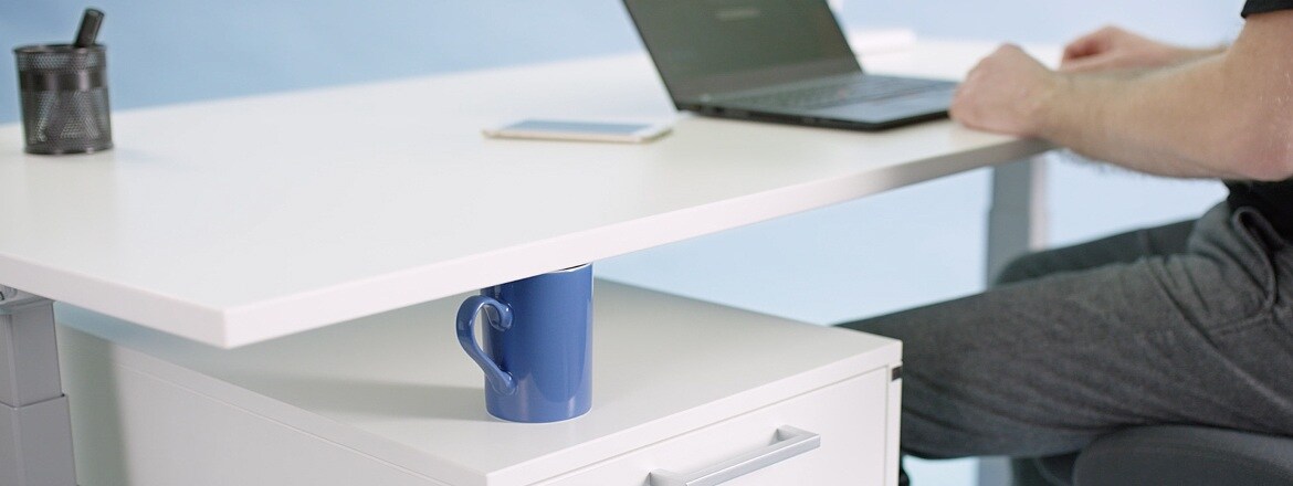 使用安全防碰撞单元可以保护您的电动升降桌。