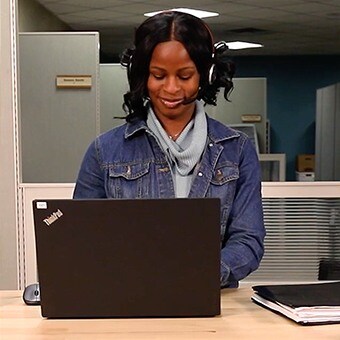 使用升降桌可以提高雇员的生产效率和幸福感