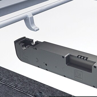 使用通用旋转支架轻松安装 LINAK 电动双马达驱动推杆