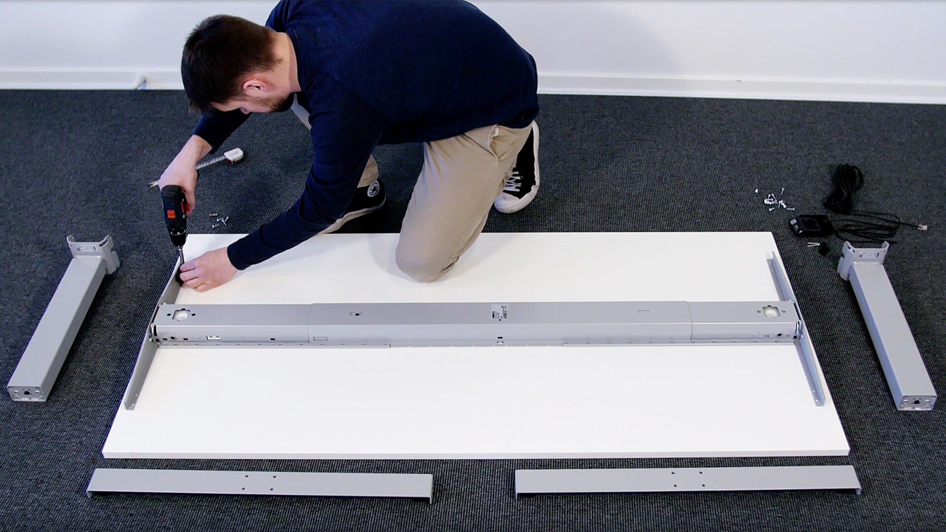 桌架方案 2 – 如何组装升降桌