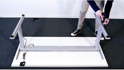 桌架方案 2 – 办公桌的拆卸方法