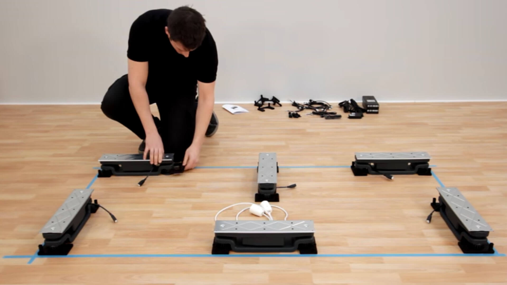 在厨房里安装 LINAK  Baselift 升降系统的方法