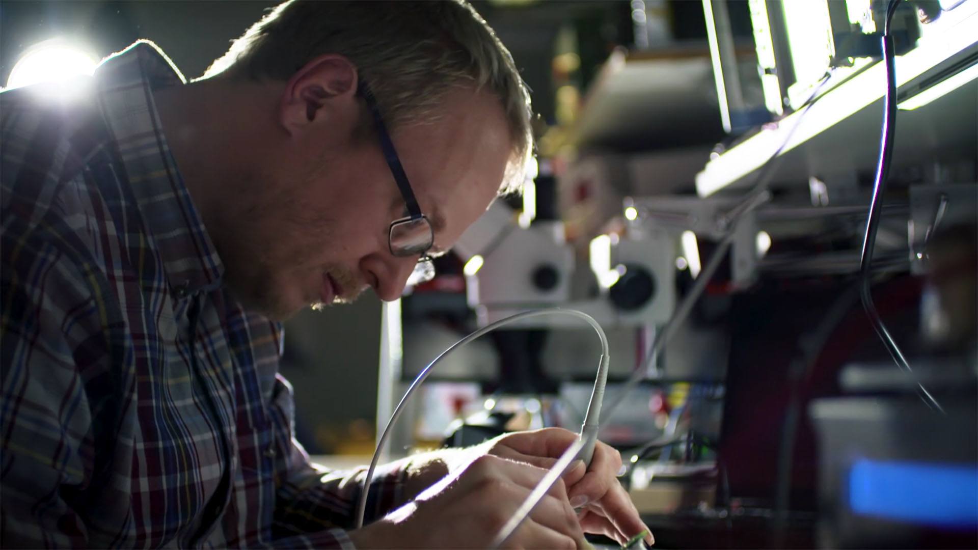 LINAK  TECHLINE(工业系列)推杆系统的研发和生产 – 幕后现场